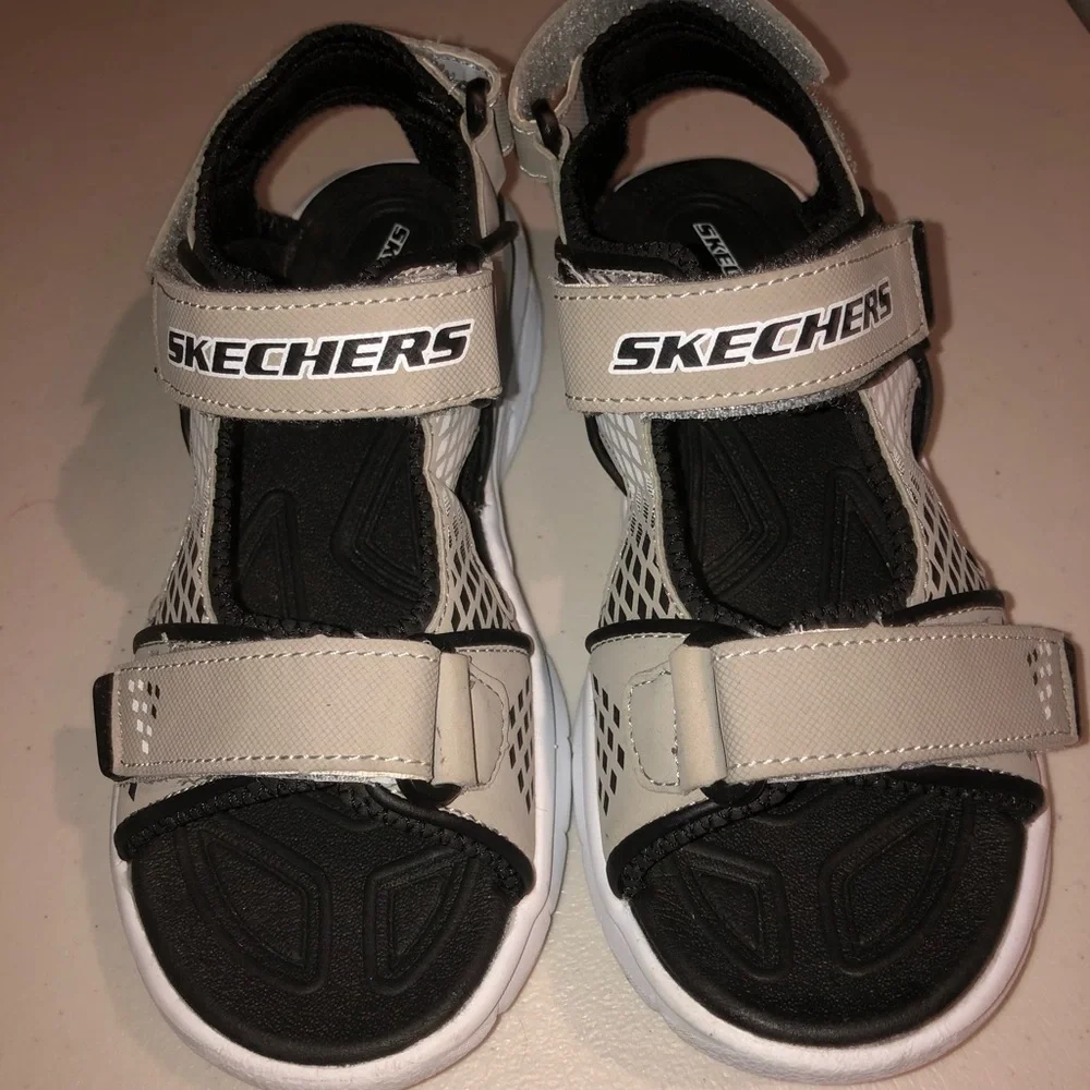 🌻 Skechers Lightup Sandals